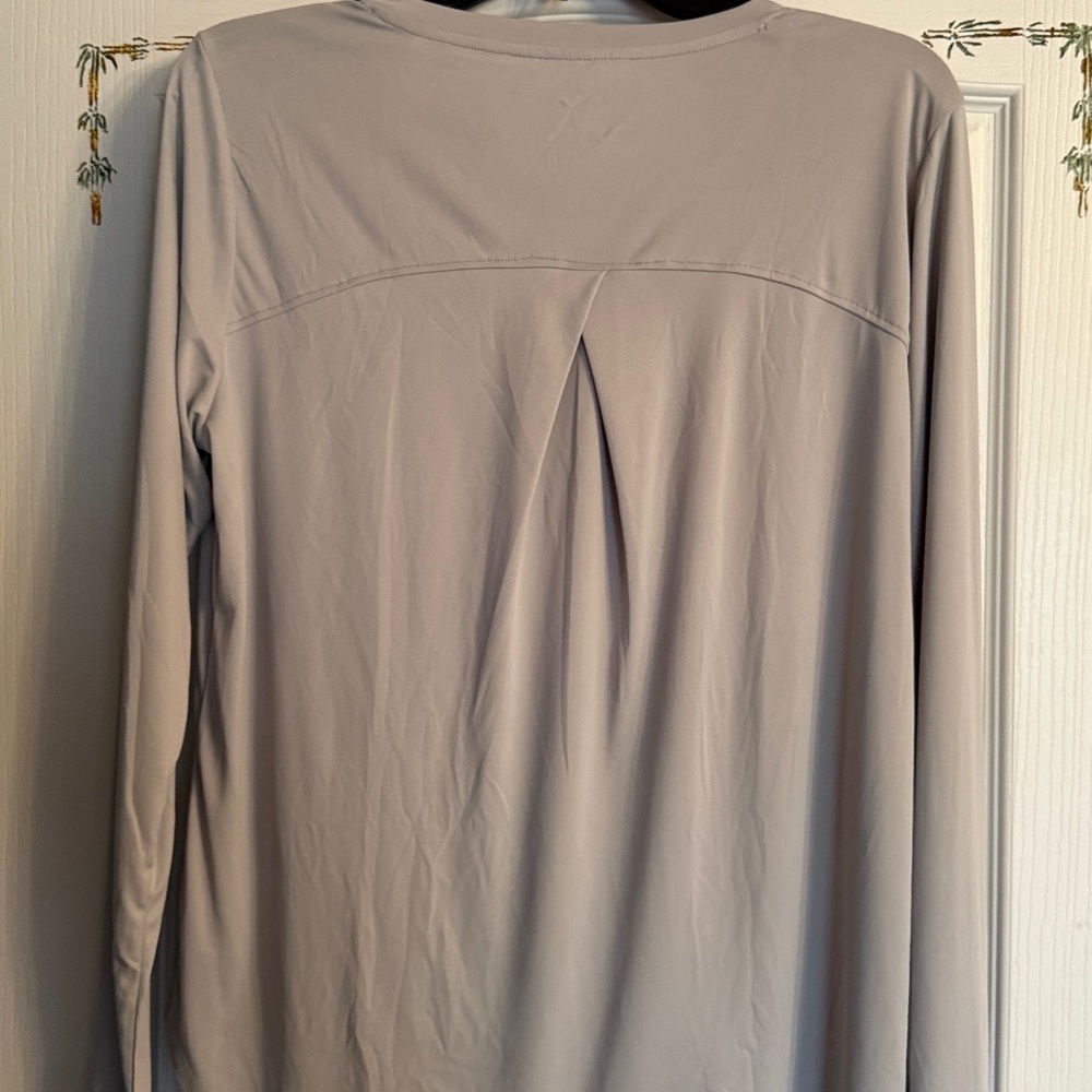 Stylish Women's Long Sleeve Top in Gray - Picture 5 of 5